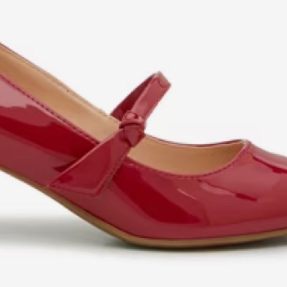 Bandolino Red Patent Heels with Strap - Picture 2 of 8